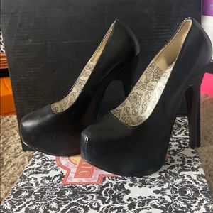 Bordello heels